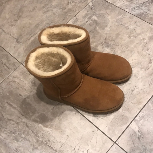 Tan ugg boots 🤩 - Picture 11 of 12